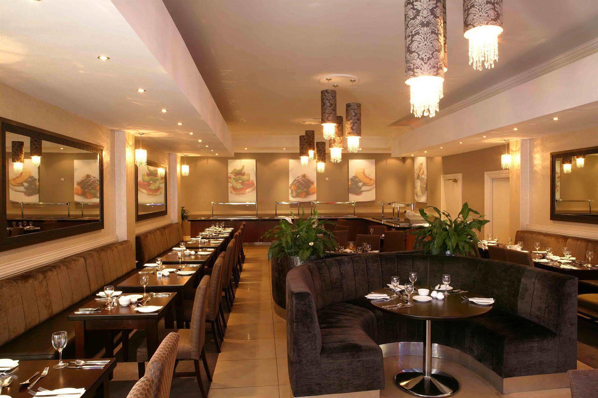Killarney Oaks Hotel Ресторант снимка